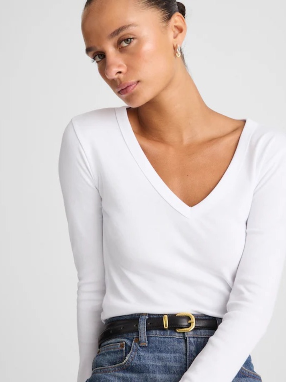 Madewell The '90s V-Neck Long-Sleeve Tee in Compact Cotton